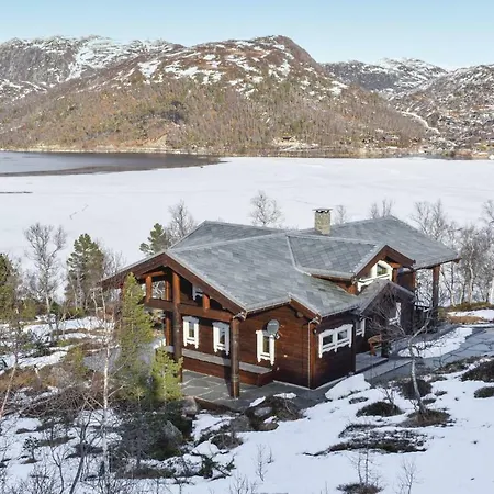 Five-bedroom Holiday In Matredal Hébergement de vacances