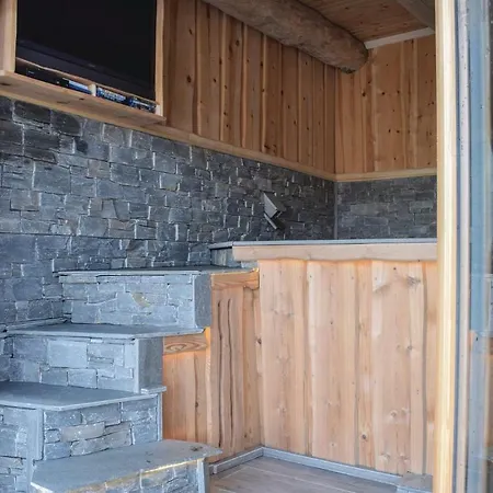 Five-bedroom Holiday In Matredal Hébergement de vacances