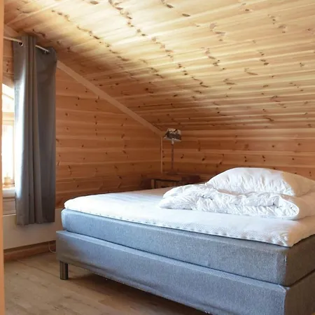 Five-bedroom Holiday In Matredal *