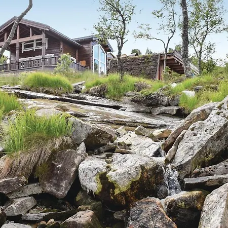 Five-bedroom Holiday In Matredal Matre
